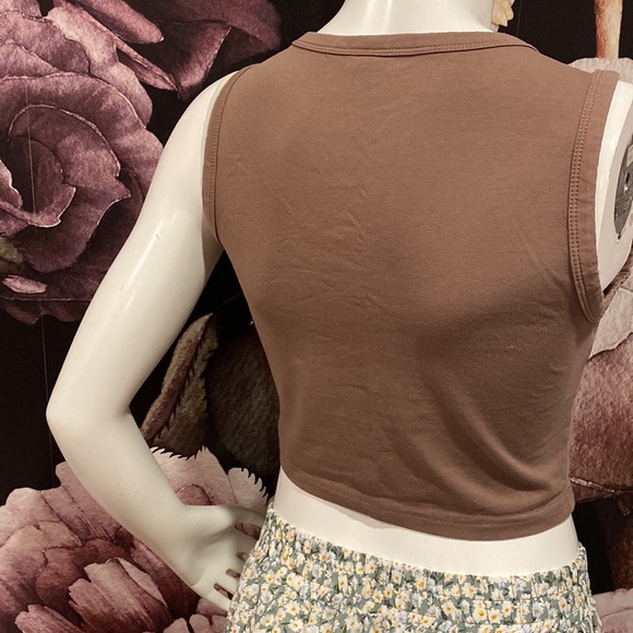 SHEIN Crop Tank - Picture 2 of 2